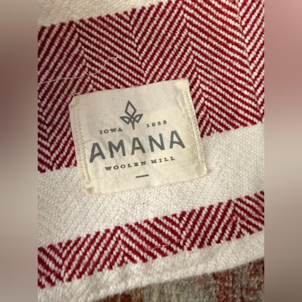 Amana Woolen Mills American Made Red and White Bed Blanket - Picture 2 of 3